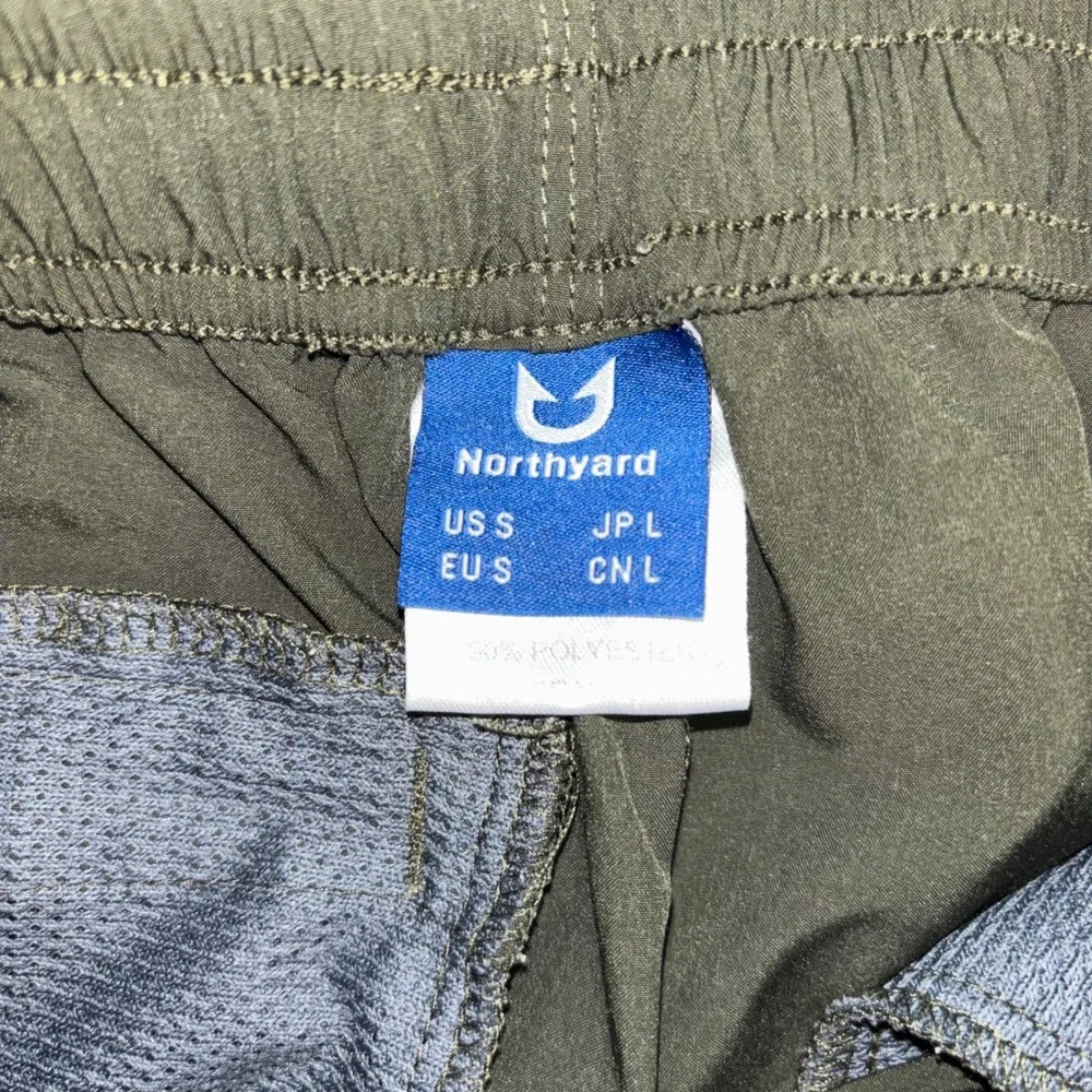 Northyard Mens Athletic Shorts Small Dark Olive Green Zipper Pockets Reflective